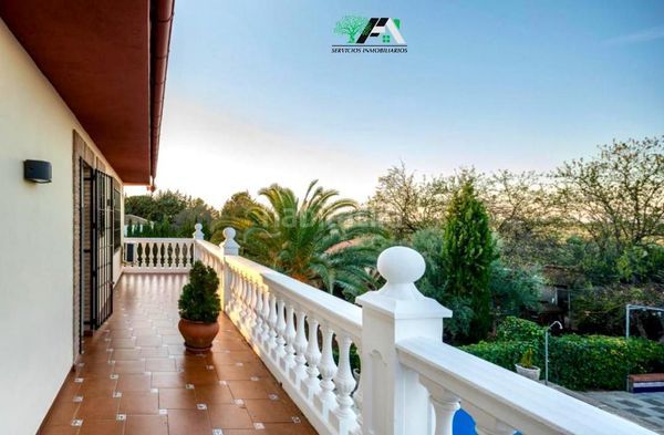 Foto 0e3806db-28c4-4af8-9577-db134c1ff082. Xalet amb aparcament piscina a Baeza