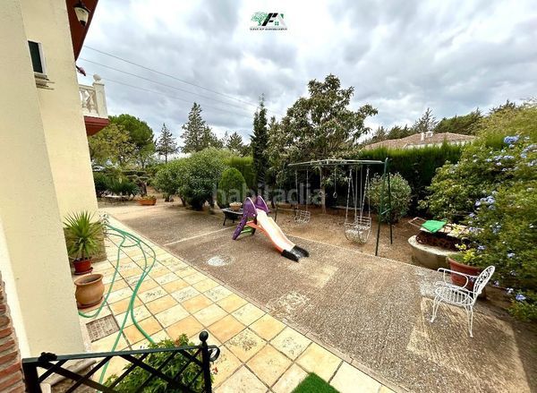 Foto 3e65c720-9eee-4963-ac00-991a55793a7a. Xalet amb aparcament piscina a Baeza