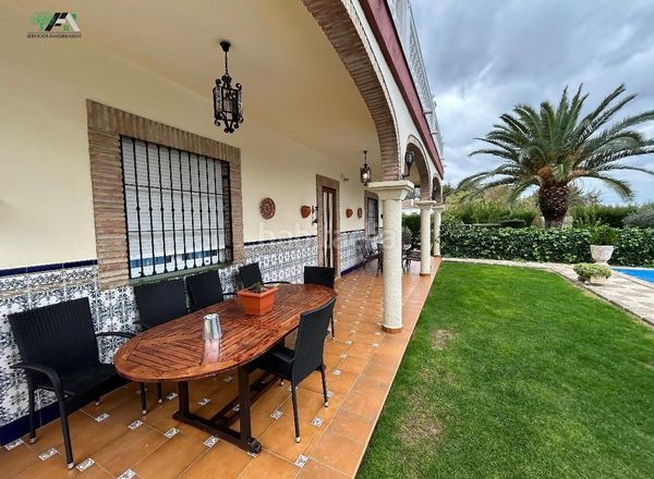 Foto 6b5c470d-7b51-4b96-b0ed-32c622141f69. Xalet amb aparcament piscina a Baeza