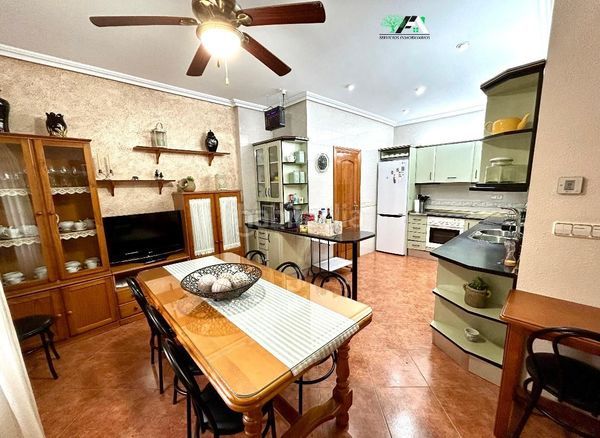 Foto 9df84580-3c84-4660-91fd-21ee8d194259. Xalet amb aparcament piscina a Baeza