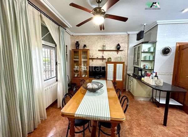 Foto e77291e0-c2d5-406d-9919-7c6c4620f503. Xalet amb aparcament piscina a Baeza