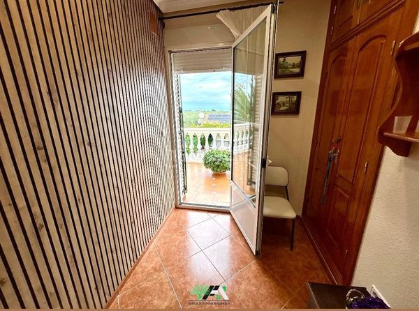 Foto f5f8277a-2061-4b48-a2f6-e749ab0161a3. Xalet amb aparcament piscina a Baeza