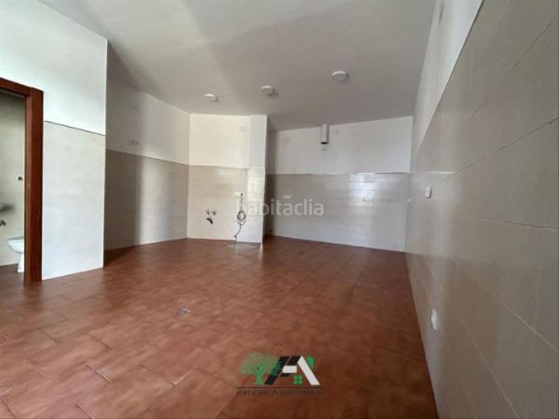 Foto dceed63d-5b33-42bf-b7f5-d64c24325c4f. Lloguer local comercial a Baeza