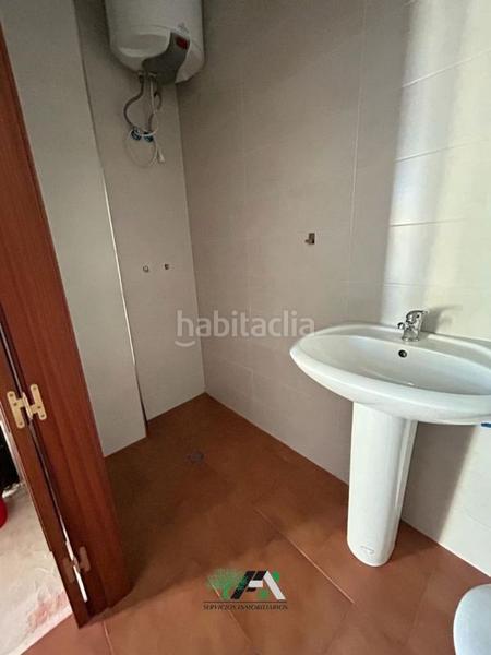 Foto fb1f0825-0c0a-49e1-93d2-5a15cc5d5874. Lloguer local comercial a Baeza