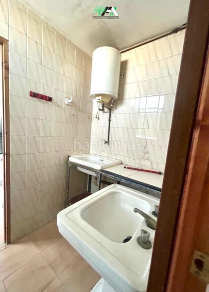 Foto a9f58760-7502-4901-8b4d-eb50ff567991. Location local commercial dans Baeza