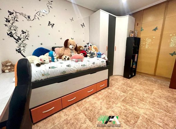 Foto 9413e4e9-597b-42de-8a1c-5c4d6b0af690. Pis a Baeza