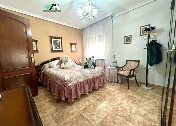 Foto f4893f9e-be96-46b2-a056-60235d7c00e6. Pis a Baeza