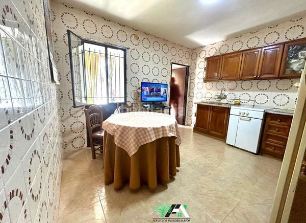 Foto d9b3f986-8da8-48a5-8376-e4371f8ef414. Casa a Baeza