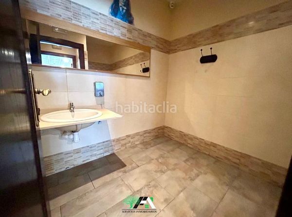 Foto bb3b38a8-c95f-4cc9-bca3-c3c8d73e11c2. Local comercial a Baeza