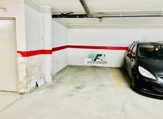 Aparcament cotxe  Calle almería. Garaje en venta