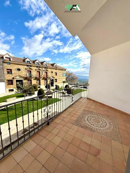 Foto 8762657d-ad42-4418-a735-00c82b0e18b1. Duplex dans Baeza