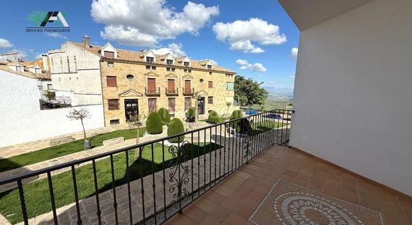 Foto c1f7844a-ea0e-4ce1-9764-0b46a5f51780. Duplex dans Baeza
