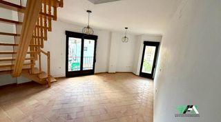 Duplex  Plaza de los comuneros. Dúplex en venta en plaza comuneros, baeza.