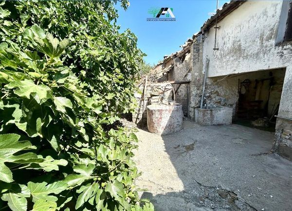 Foto 6c87e16e-3d09-42f0-80f8-8bd2479f04e3. Casa amb aparcament a Baeza