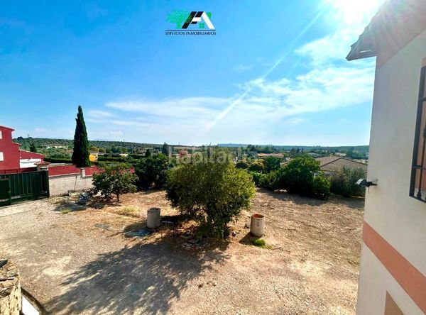 Foto b852d2bf-e4c1-4deb-969d-60e82f025c19. Xalet amb aparcament piscina a Úbeda