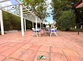 Miete Chalet in Baeza. Casa / chalet adosado en alquiler en cortijuelo, baeza.
