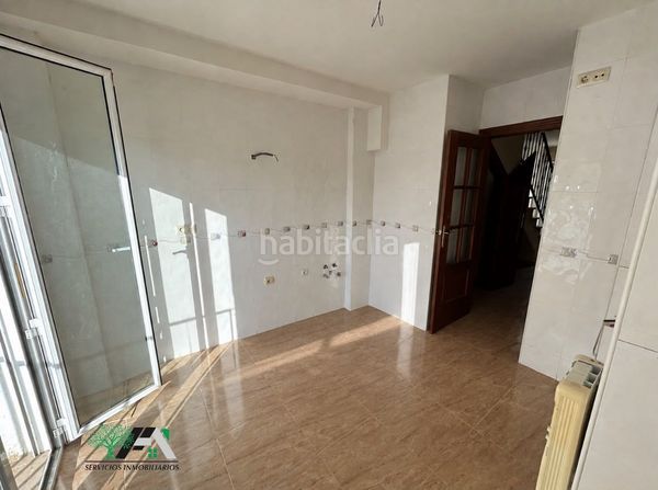 Foto ce3b92d7-2c46-400e-8f66-7c076efb0643. Flat with parking in Baeza