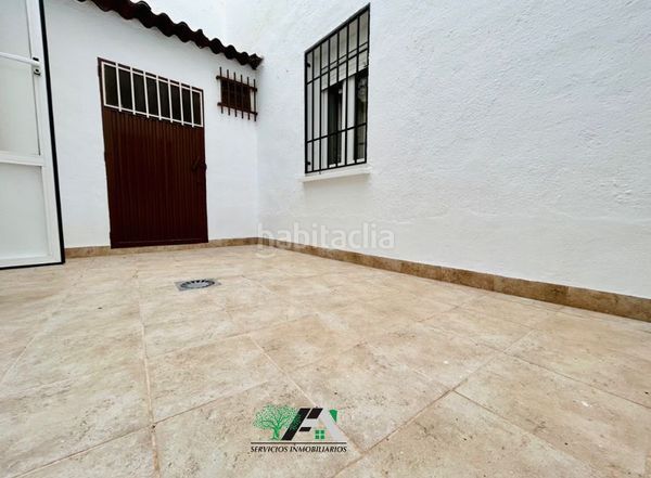 Foto 623a6707-8216-4c14-bdd0-e41be0a32af1. Rent flat in plaza general samaniego 5 in Baeza