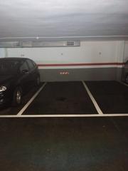Car parking in Carrer de carreras i candi 9