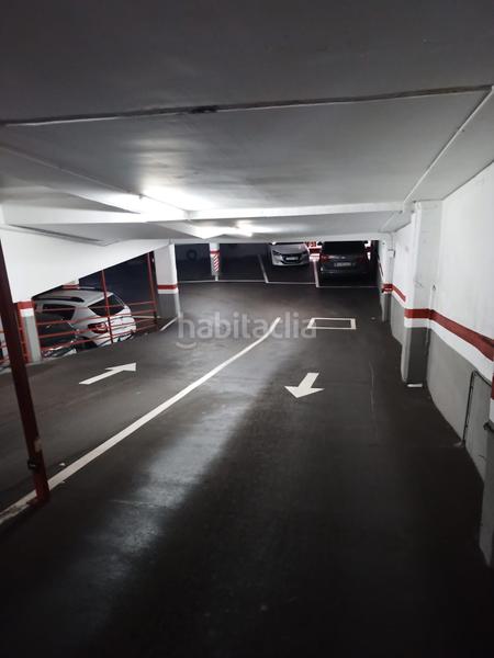 Foto d051ade0-367f-4ba9-8bd8-4d44834a87be. Parking voiture dans carrer de carreras i candi 9 dans Barcelona