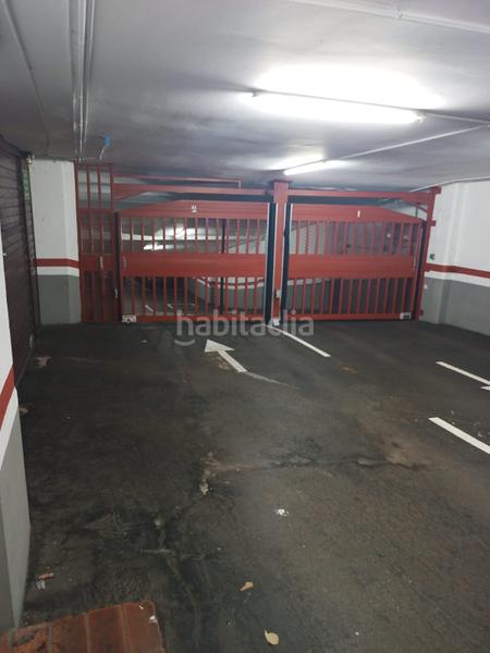 Foto ff1f270d-cddb-416b-aab2-113b4c6b3aa0. Parking voiture dans carrer de carreras i candi 9 dans Barcelona