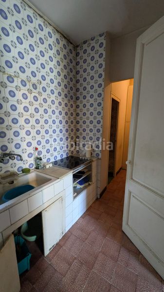 Foto f6ae6750-8263-49ec-9df2-d9768dfa21f2. Pis a Sagrada Família Barcelona