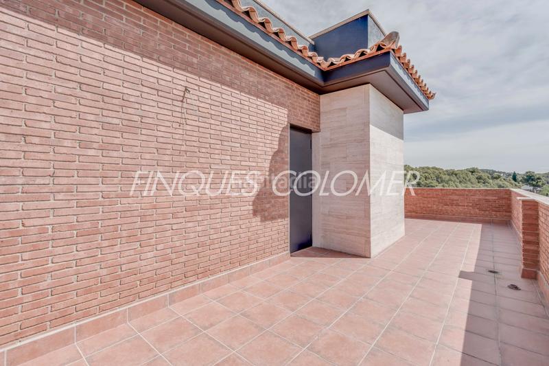 Foto 18a37796-57c3-4c21-a053-6e30d6b832df. Casa adossada amb calefacció aparcament a Sant Muç Rubí