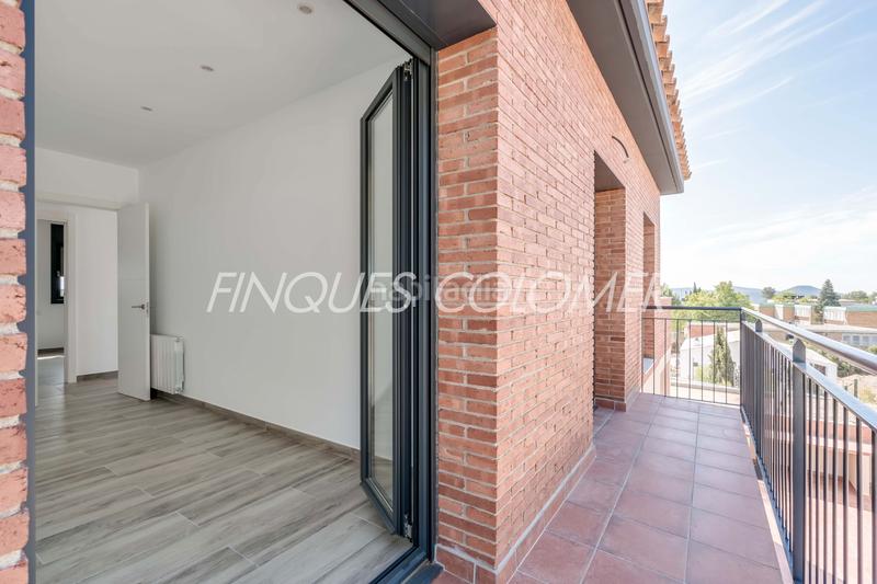 Foto a39d578d-6cdc-4f4c-a529-008124df5882. Casa adossada amb calefacció aparcament a Sant Muç Rubí