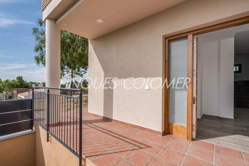 Foto ca7f8dbc-81d9-4a7e-a7ab-898bb1666184. Casa adossada amb calefacció aparcament a Sant Muç Rubí