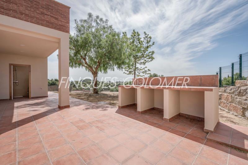 Foto f56fdc28-ec9a-4276-bee9-a72c24512de6. Casa adossada amb calefacció aparcament a Sant Muç Rubí