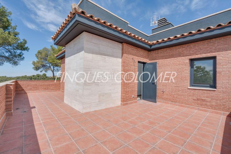 Foto fa766549-bce6-4821-981c-28cc0054e063. Casa adossada amb calefacció aparcament a Sant Muç Rubí