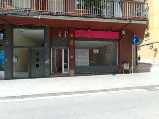 Local Comercial  Carrer de monturiol. Local para oficina o negocio, cerca estacin