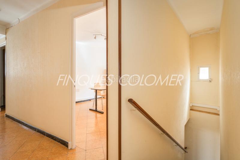Foto 0cbf7135-7215-4a2a-939f-fd02cd7f440a. Casa adossada amb aparcament a Centre Rubí