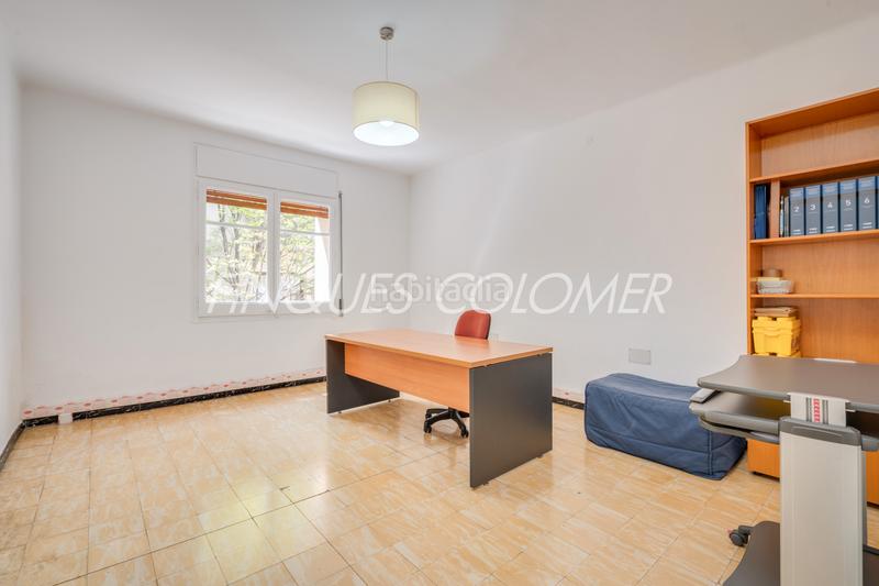 Foto 1aca477b-3a19-4937-b837-74397cc45820. Casa adossada amb aparcament a Centre Rubí