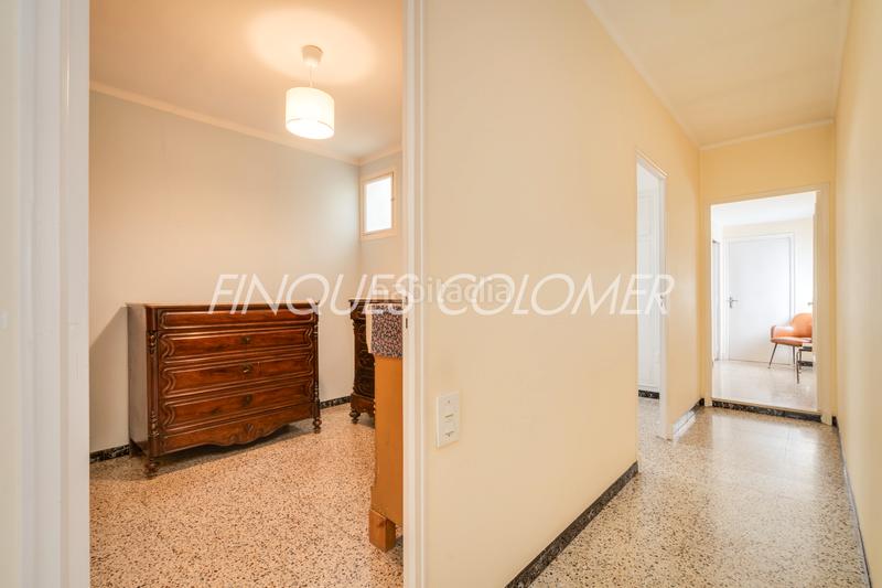Foto 1b61a235-98fd-4222-a985-539859db6e32. Casa adossada amb aparcament a Centre Rubí