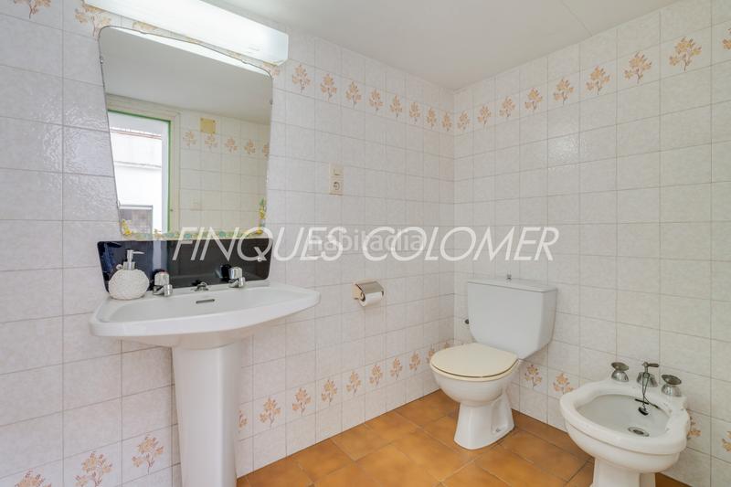 Foto 2819dd94-5813-4f19-bd2c-6c0235fb6678. Casa adossada amb aparcament a Centre Rubí