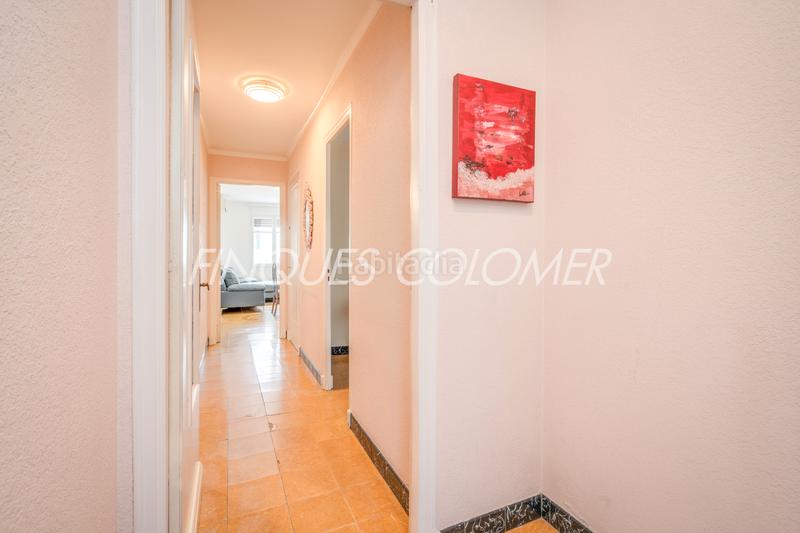 Foto a733db1f-2753-4638-8099-0874ce11c8fa. Casa adossada amb aparcament a Centre Rubí