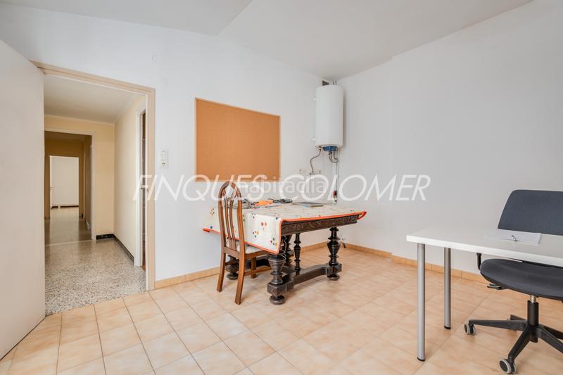 Foto f3258114-4af4-4a28-acdf-e731d911eec5. Casa adossada amb aparcament a Centre Rubí