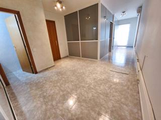 Rent Office space  Passeig de francesc macià. Local con recepción y 4 despachos