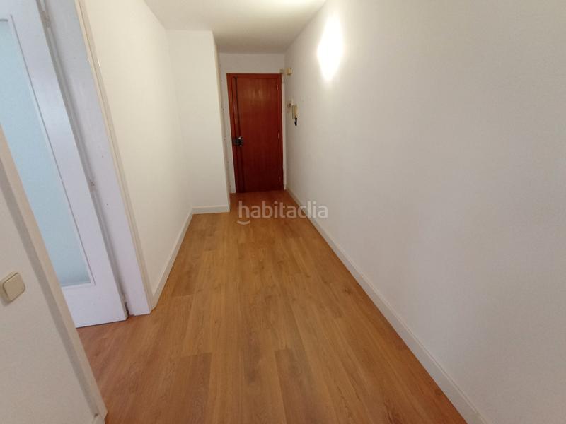 Foto 10d9fbe9-2e83-46b7-a178-b25ccbd2efcf. Alquiler oficina  cerca estación en Centre Rubí