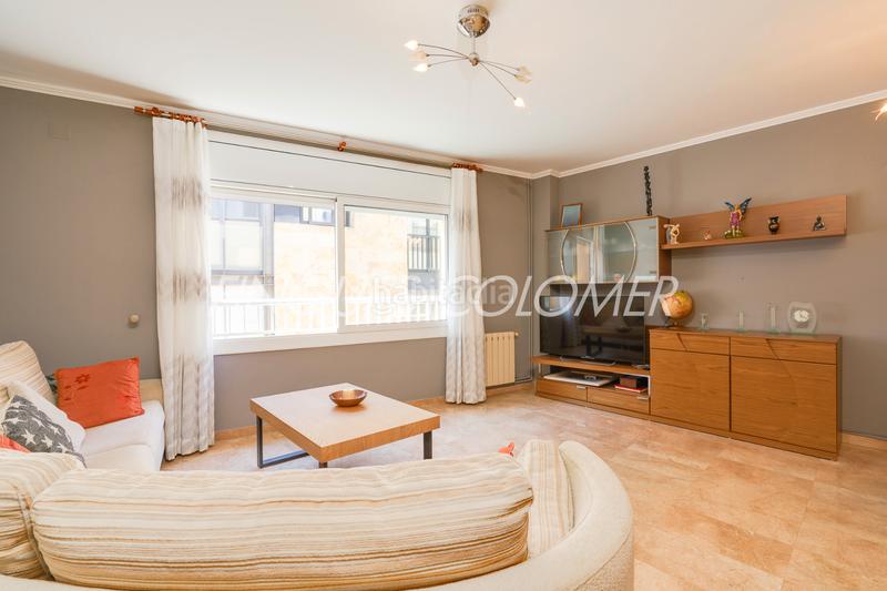 Foto 4f254361-dcb8-4134-a523-16e5a6d4c93a. Casa adosada en calle peatonal en pleno centro en Rubí