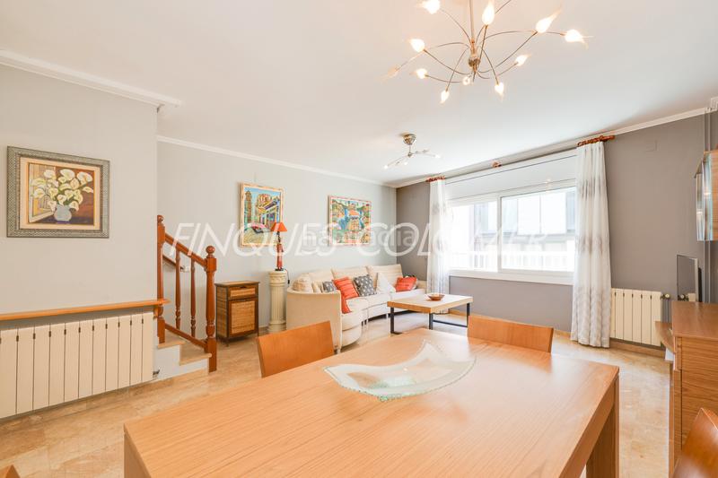 Foto 60798ebd-09f2-425d-bceb-2a77bc4c5d94. Casa adosada en calle peatonal en pleno centro en Rubí