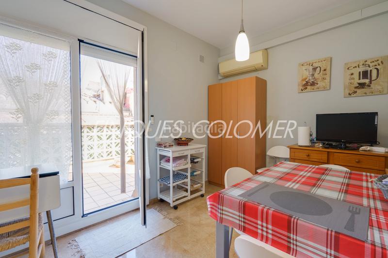 Foto 6189021b-f2bc-4a10-b64c-1df66357858a. Casa adosada en calle peatonal en pleno centro en Rubí