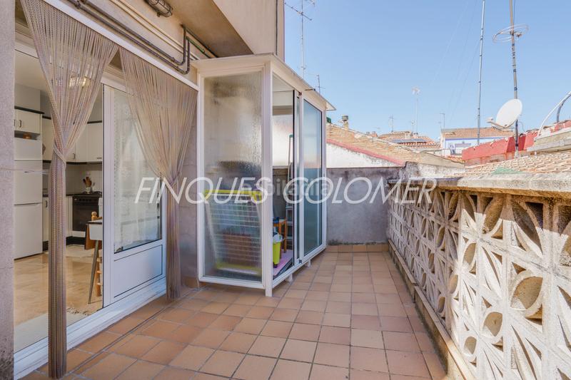 Foto 63ec535c-2b75-4404-b13a-b2c3dbb5ba87. Casa adosada en calle peatonal en pleno centro en Rubí