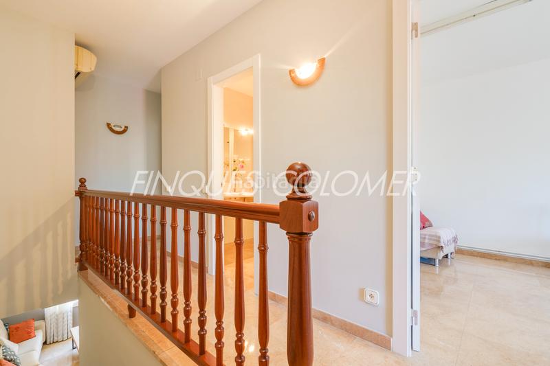 Foto ca4f0cf3-8f48-4d18-b855-fd79638704c1. Casa adosada en calle peatonal en pleno centro en Rubí