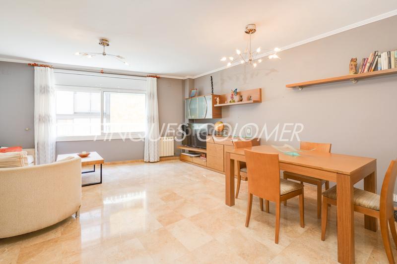 Foto d57b48e1-5f8e-4523-b2ce-7feabc19c234. Casa adosada en calle peatonal en pleno centro en Rubí