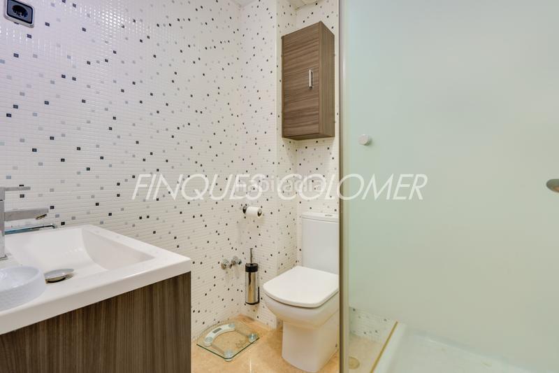 Foto da8a9f66-46a3-4ab4-ab2d-591c326ae345. Casa adosada en calle peatonal en pleno centro en Rubí