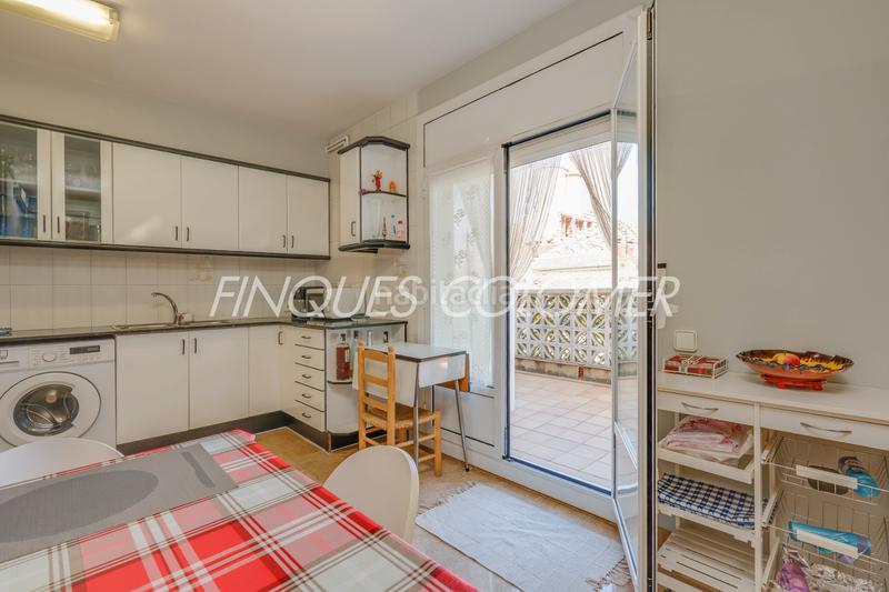 Foto ef834ab2-8afe-4abc-ad59-4ff9a900ecee. Casa adosada en calle peatonal en pleno centro en Rubí