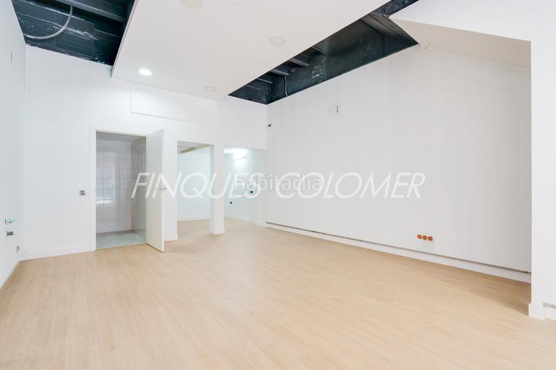 Foto fcb1c18a-70a5-4018-b7ba-137cb9f9746c. Casa adosada en calle peatonal en pleno centro en Rubí