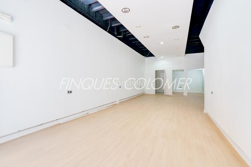 Foto ff18f7c9-9283-444f-8c16-4cb98ef91aac. Casa adosada en calle peatonal en pleno centro en Rubí